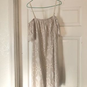 Whit off shoulder lace dress